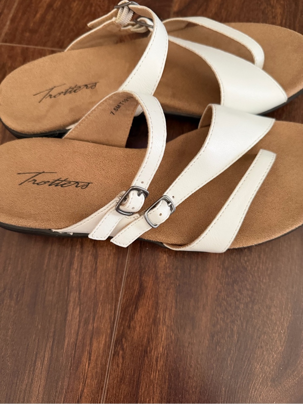 Trotters White Double-Strap Slide Sandals with Buckles - Picture 2 of 4